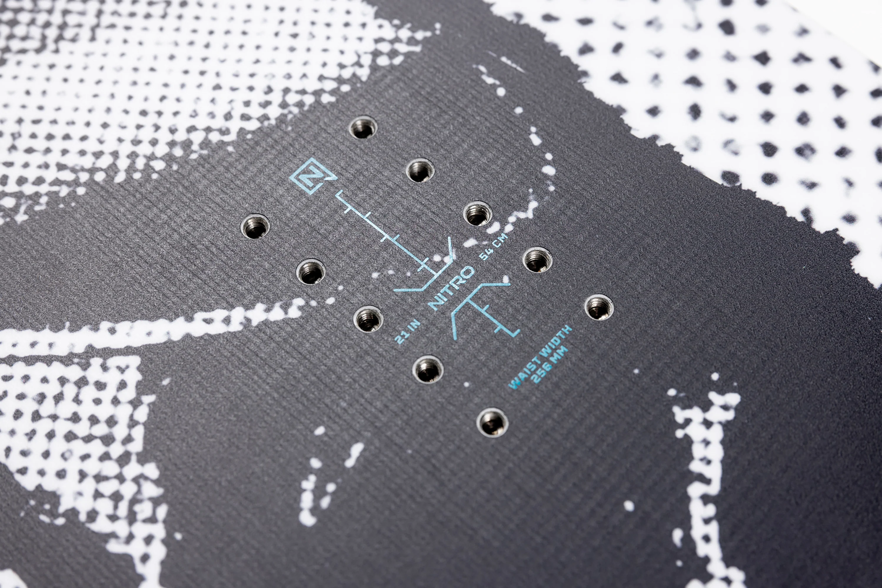 Nitro Alternator x Volcom Snowboard - Image 3