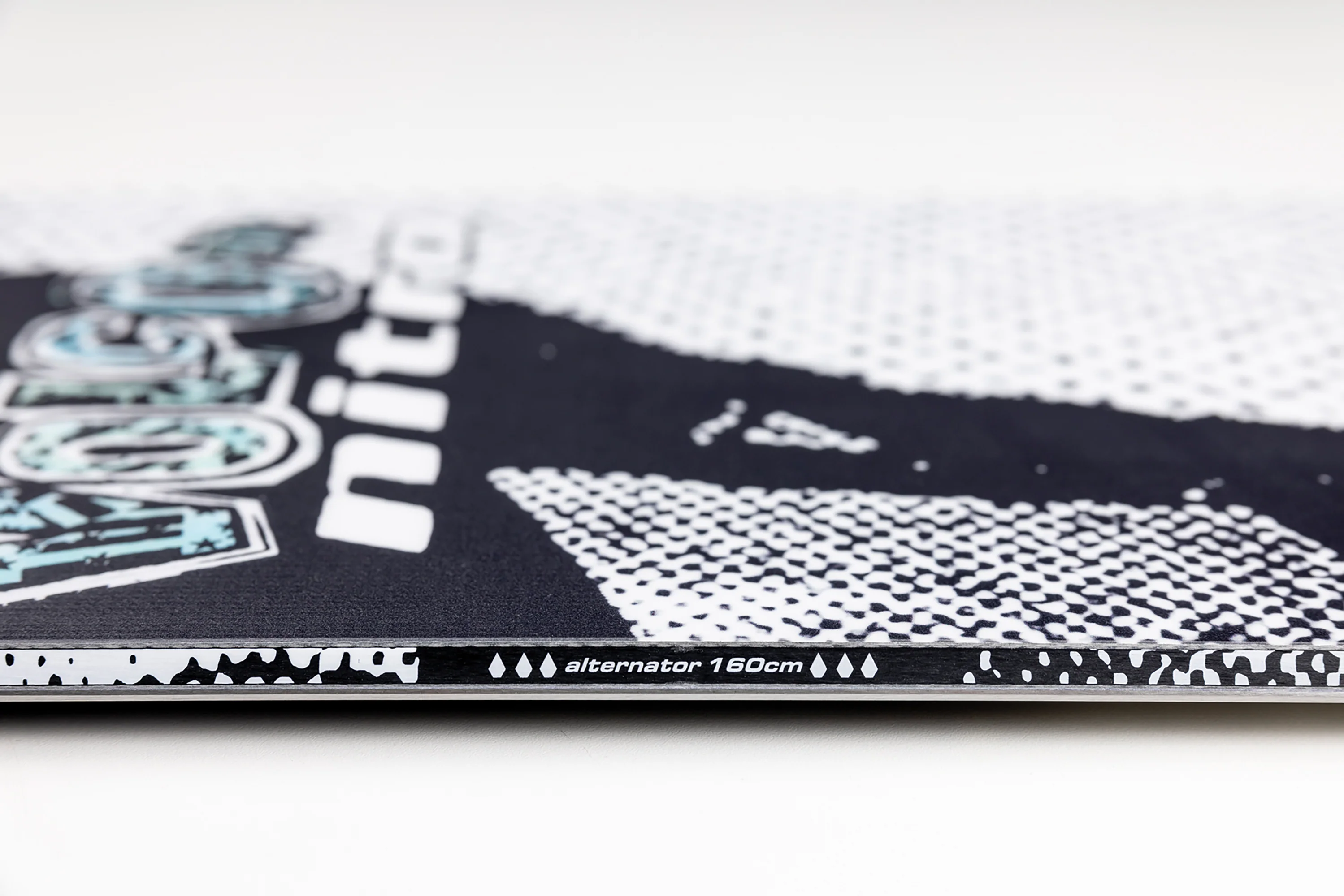 Nitro Alternator x Volcom Snowboard - Image 6
