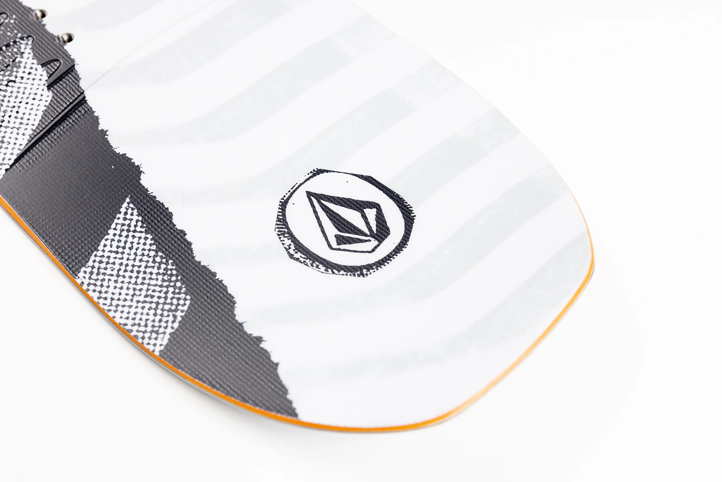 Nitro Ripper Youth x Volcom Youth Snowboard - Image 3