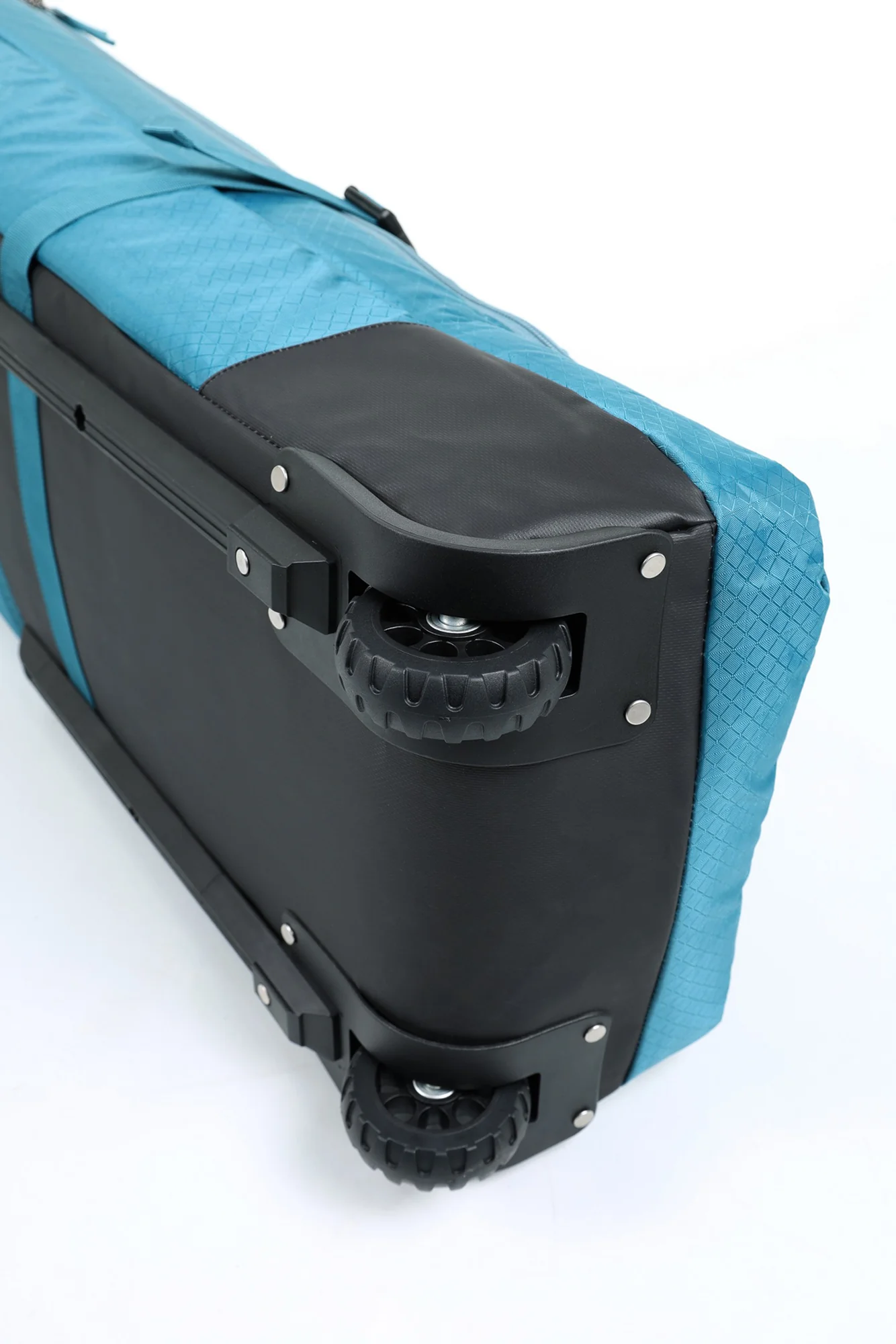 Tracker Wheelie Board Bag - Image 22