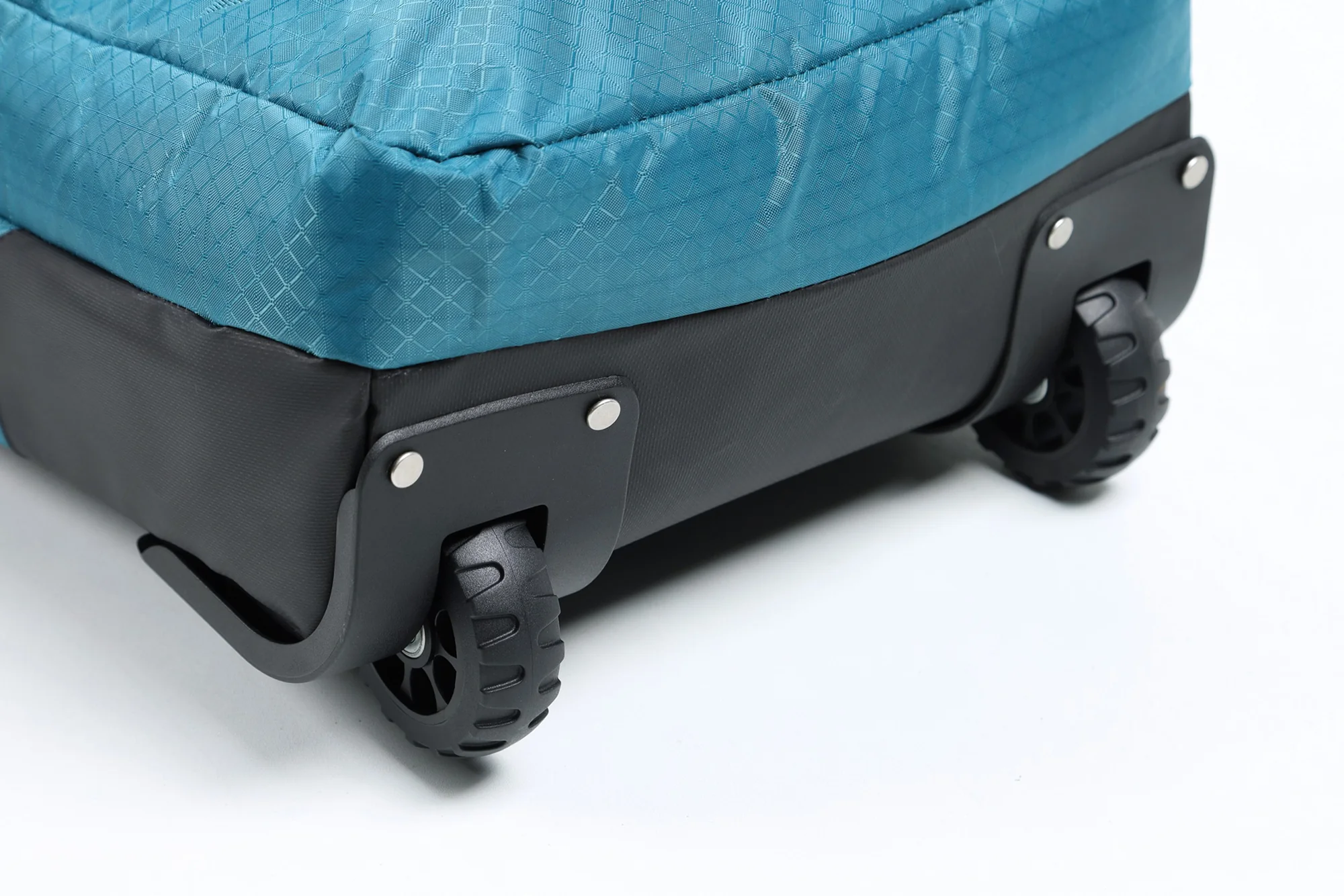 Tracker Wheelie Board Bag - Image 28