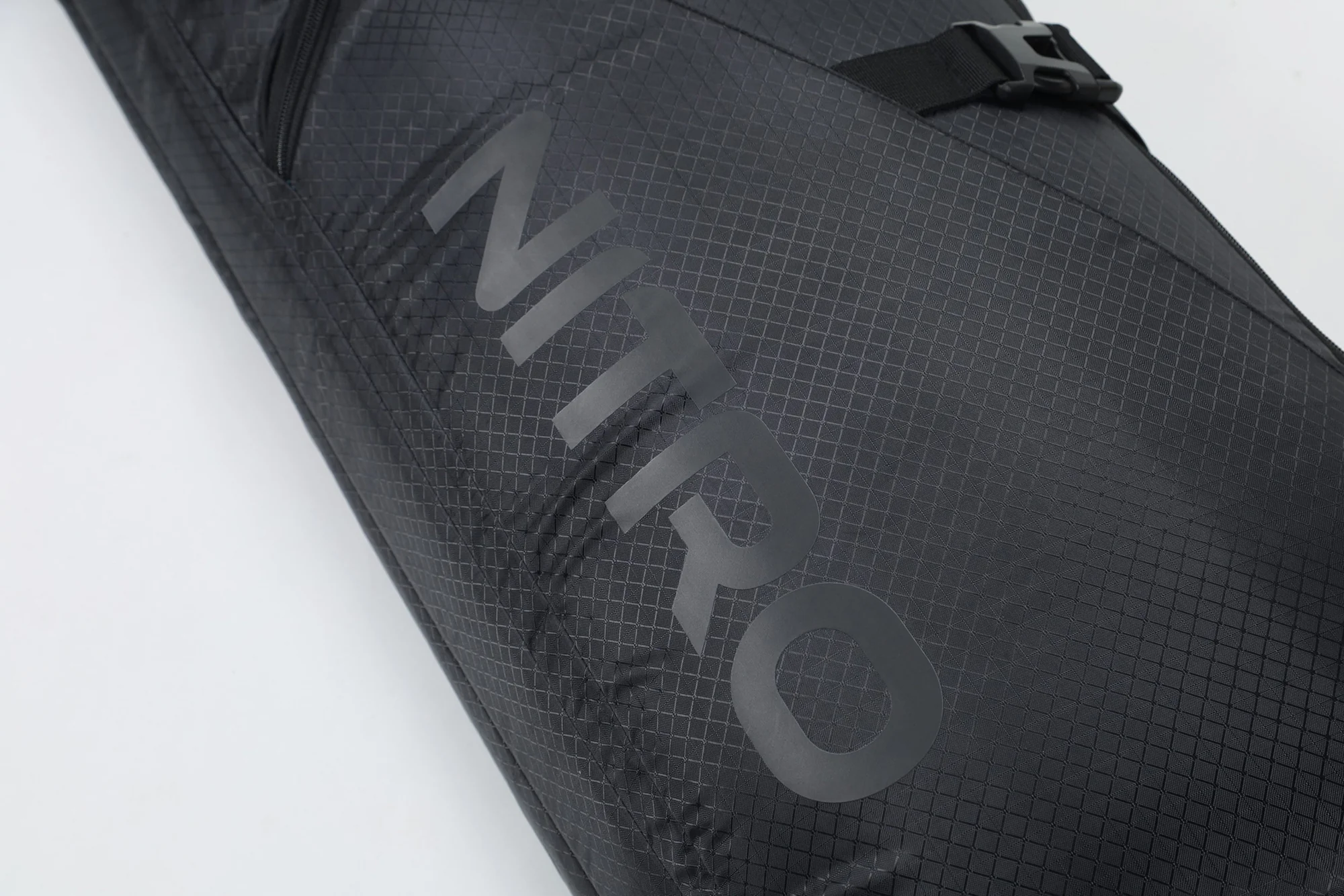 Tracker Wheelie Board Bag - Image 6